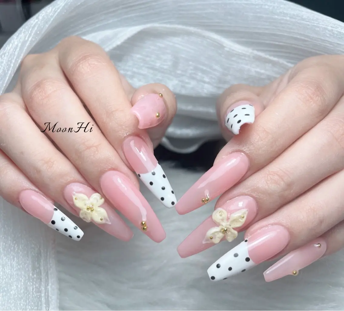 ネイル MoonHi Nail 朝霞台のネイルデザイン