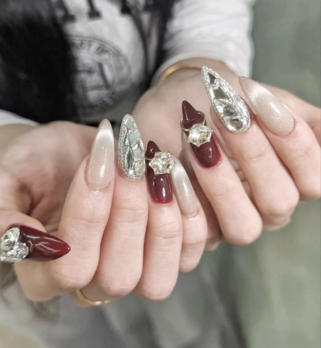 ネイル アニマル柄 オーロラネイル チークネイル フラッシュネイル ジェルネイル ハンドネイル Tira Nailのネイルデザイン