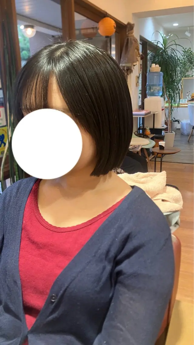 ミディアム ボブ カット カット・ストレート モデルBAGUS凜華のヘアスタイル