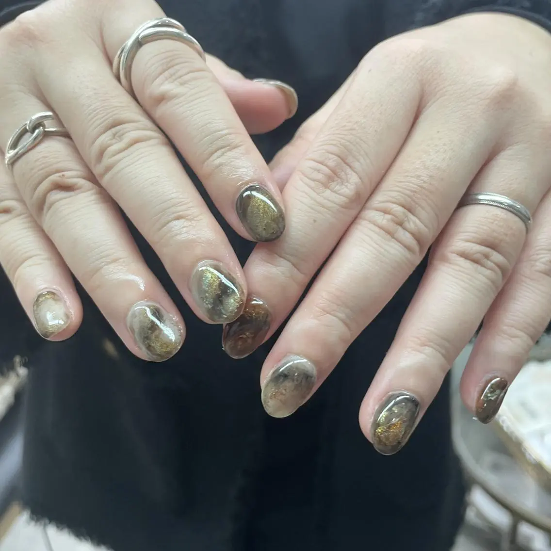 ネイル アートネイル べっ甲ネイル ジェルネイル グリーン マグネットネイル nailstudio eviz新宿店のネイルデザイン