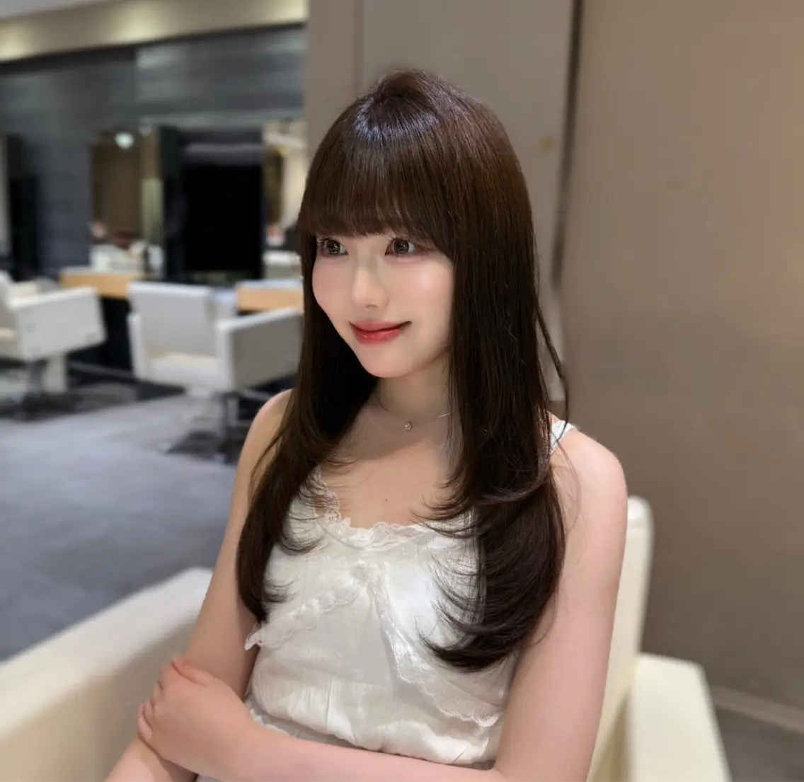 ロング ハイレイヤー レイヤーカット カット ヘアカラー トリートメント 谷 亜澄のヘアスタイル