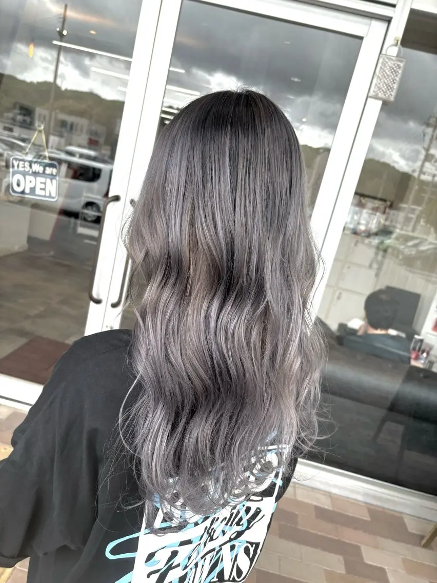 ロング ヘアカラー 田中 沙也香のヘアスタイル