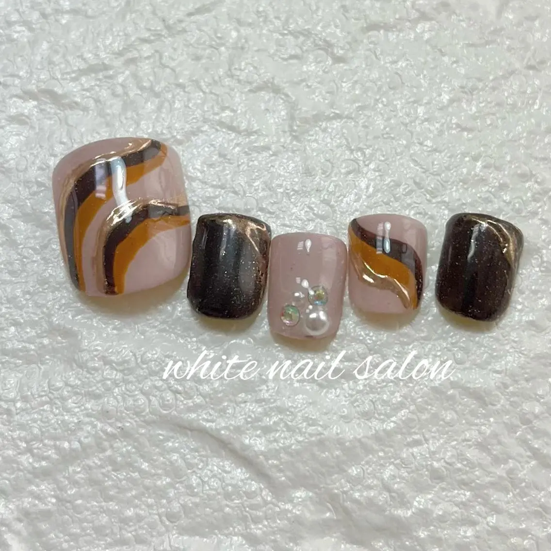 ネイル フットネイル ジェルネイル ハードジェル ラメ(グリッター) 持ち込み フットネイル white nail salonのネイルデザイン