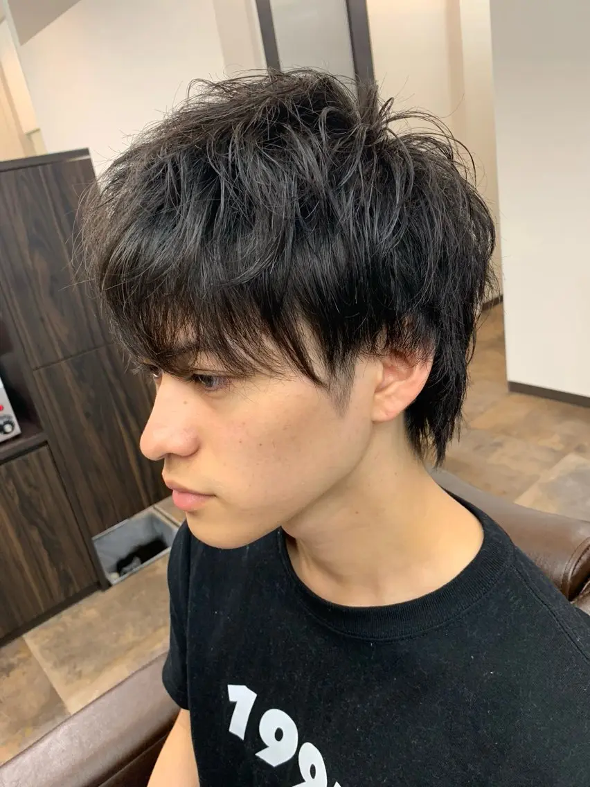 メンズ メンズパーマ ツーブロック メンズウルフカット ウルフカット 岡田 七海のヘアスタイル