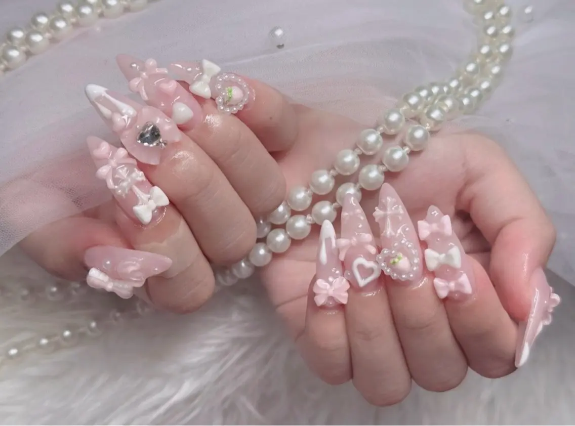 ネイル アートネイル ボルドー フレンチネイル ジェルネイル 氷ネイル・うるうるネイル ハンドネイル Julie Nail Rinのネイルデザイン