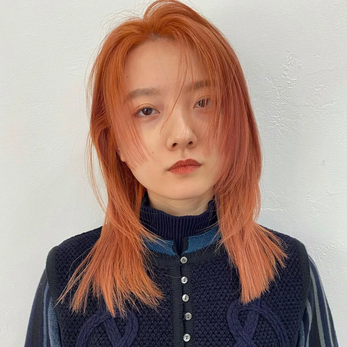 セミロング カラー ベージュカラー ブリーチ オレンジ オレンジベージュ インナーカラー/ KANAのヘアスタイル