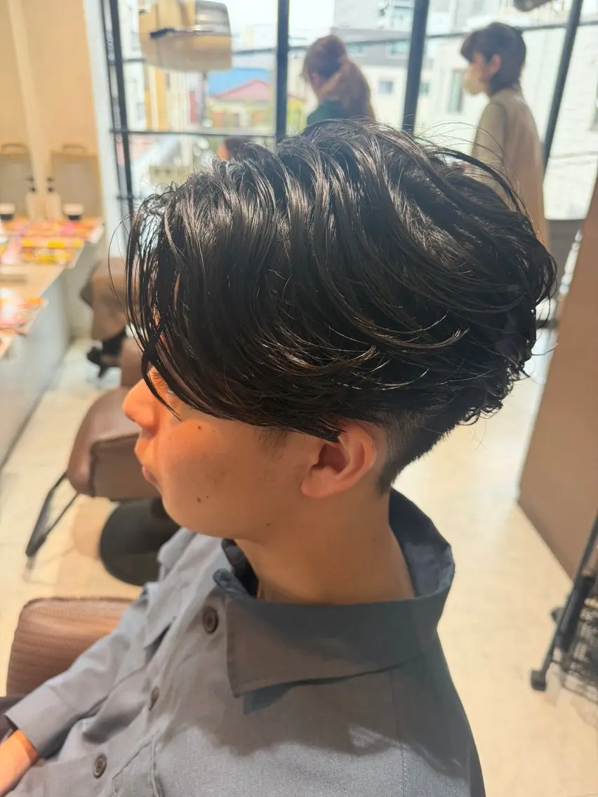 パーマ メンズ センターパート メンズ韓国風 韓国マッシュ マッシュ メンズパーマ カット パーマ 大木 拓瑞のヘアスタイル