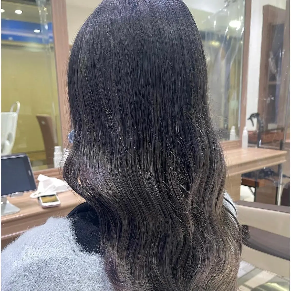 ロング カラー ブリーチ ヘアカラー トリートメント 艶カラー みゆう🎀のヘアスタイル