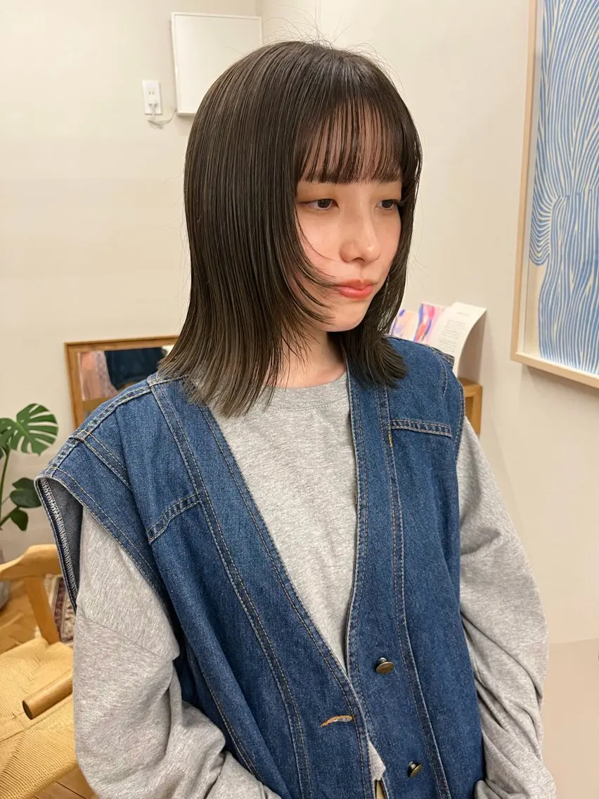 ミディアム カラー オリーブカラー 顔まわりレイヤー レイヤーカット 西山 紗耶香🪽 透明感カラー/ボブのヘアスタイル