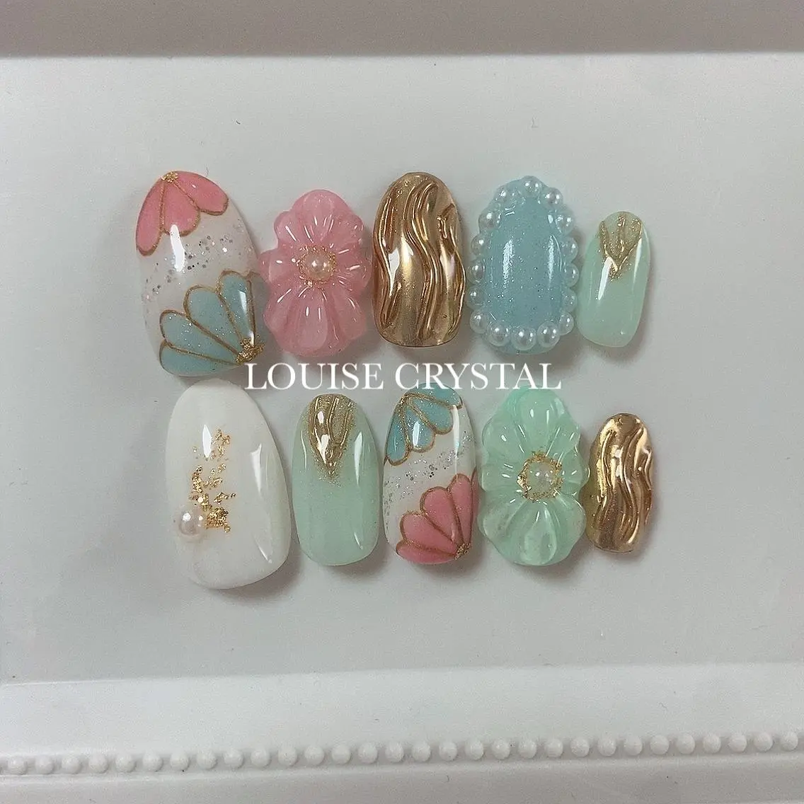 ネイル クリアネイル フラワーネイル ハンドネイル LOUISE CRYSTALのネイルデザイン