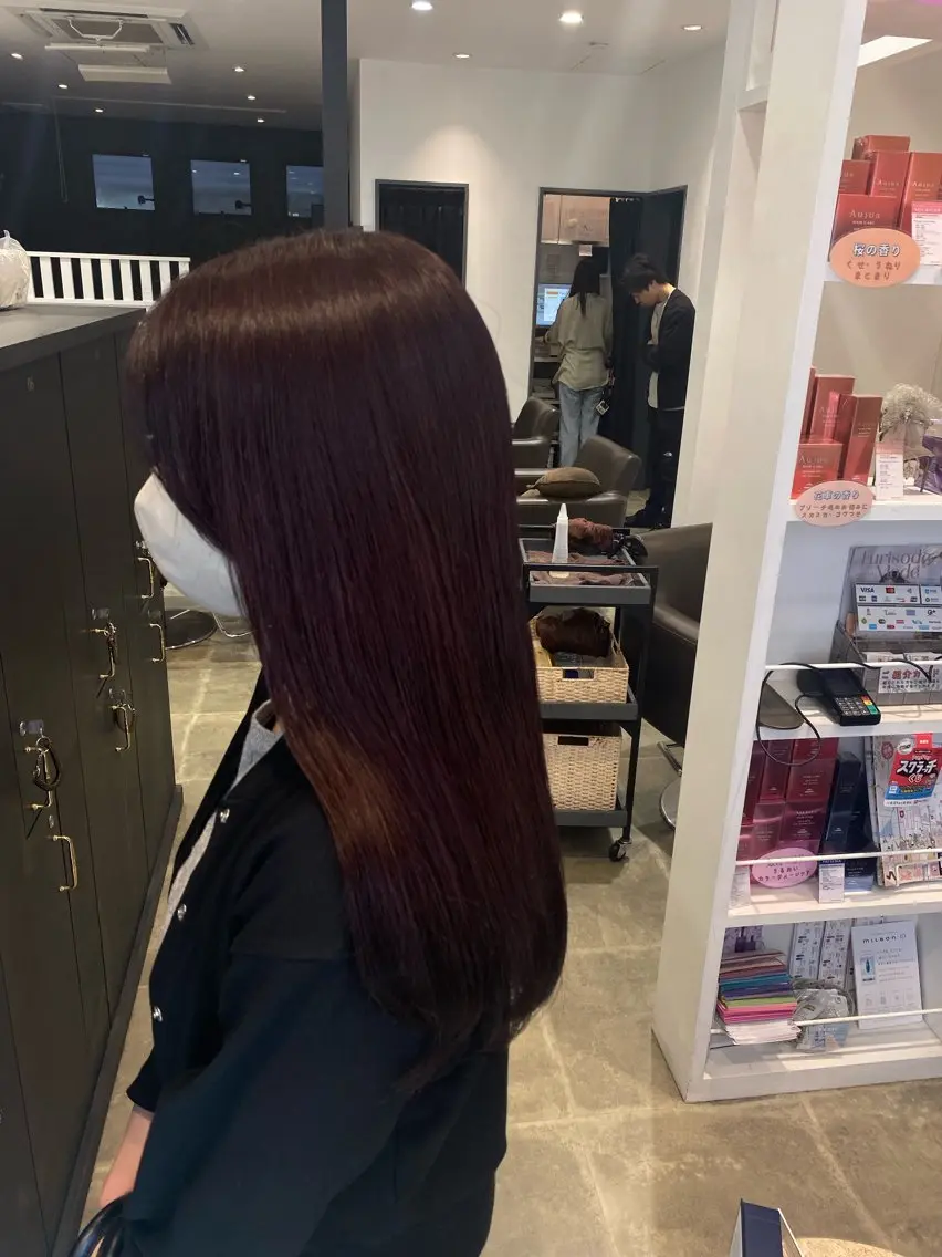 ロング カラー ボルドーカラー ヘアカラー 柴田 枝利子のヘアスタイル
