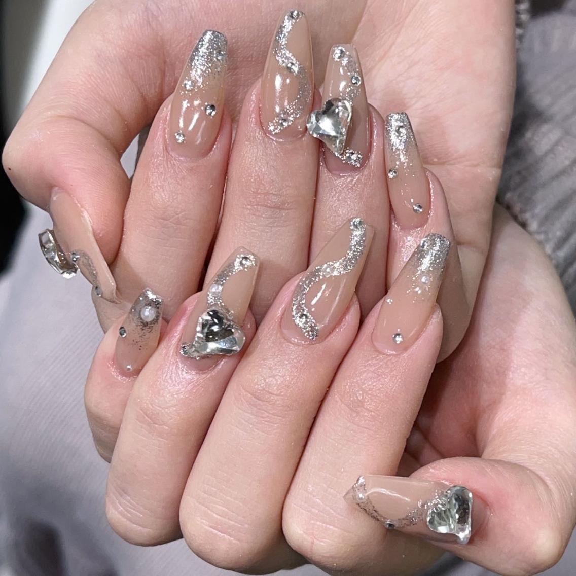 ネイル ハンドネイル Queens テイのネイルデザイン