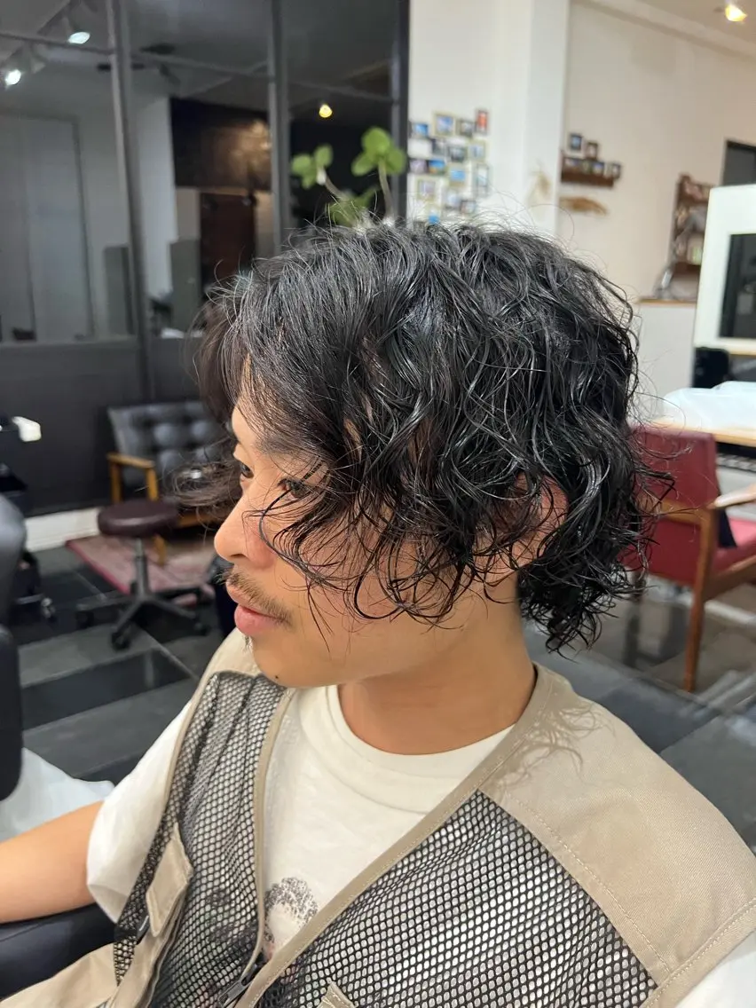 ミディアム パーマ メンズ 🇺🇸サーフカール 🇺🇸ケンシロウのヘアスタイル