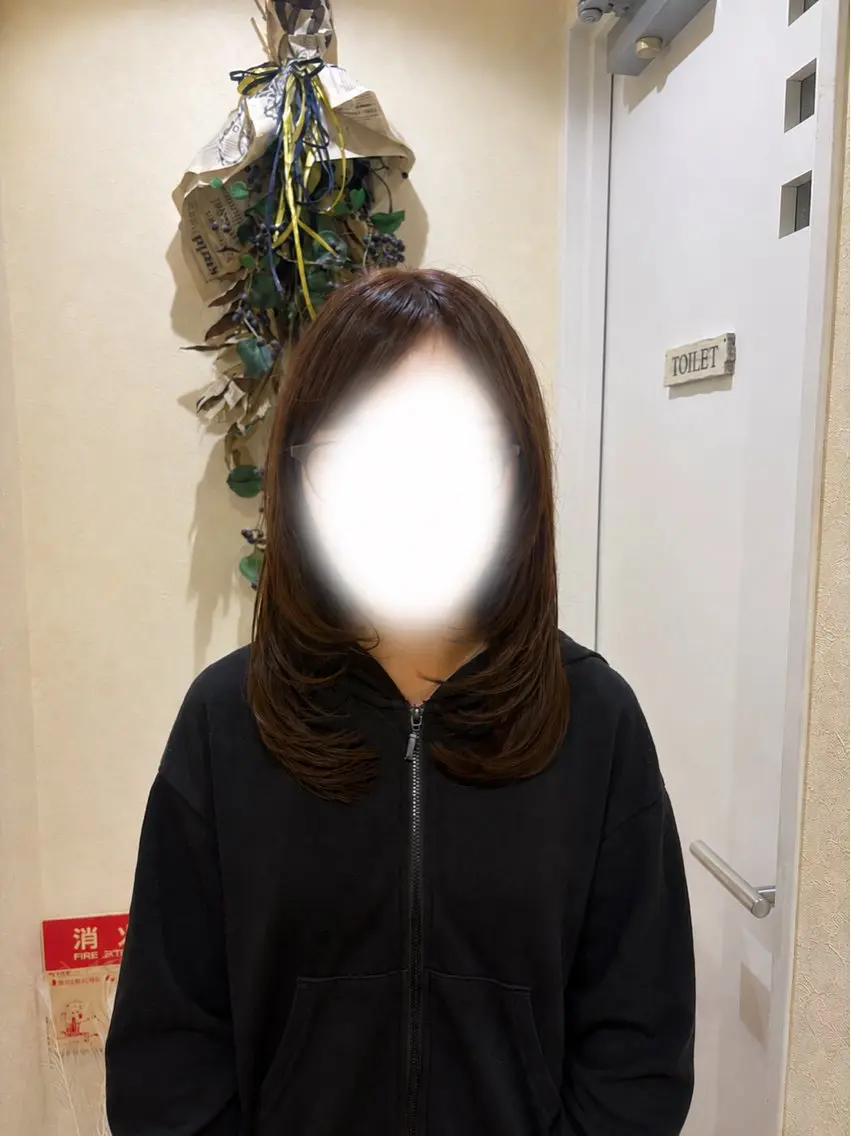 セミロング カラー カット ヘアカラー トリートメント 艶髪/縮毛矯正/ レイヤー/栄/あやかのヘアスタイル