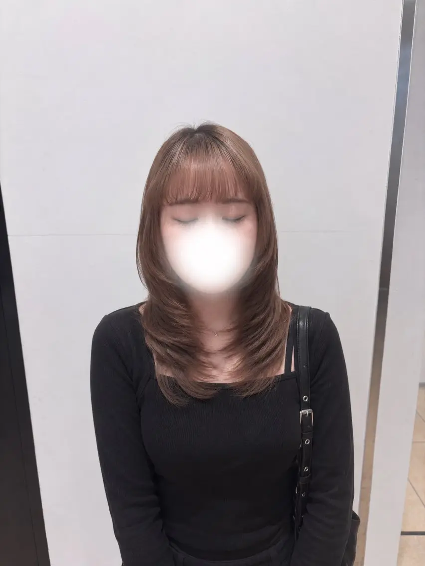 ミディアム 顔まわりレイヤー 韓国風ヘア レイヤーカット 内倉 侑空のヘアスタイル