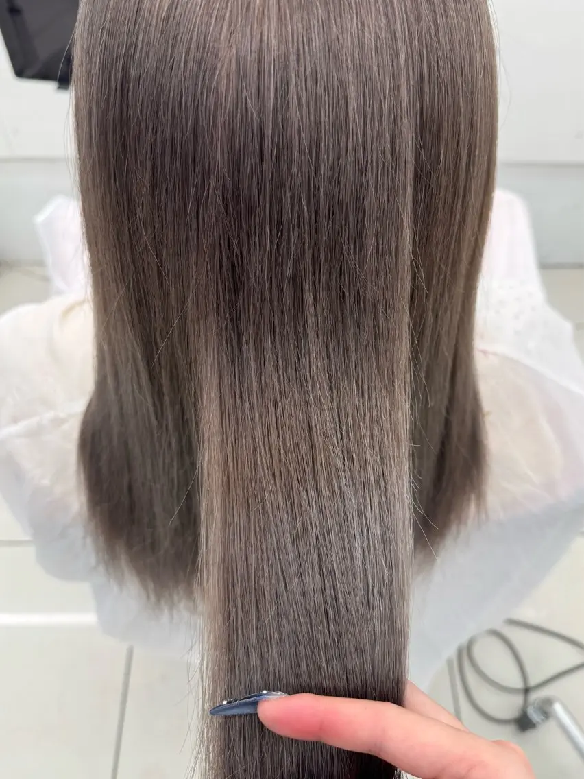 セミロング カラー グレージュ ヘアカラー Nene ／Roverのヘアスタイル