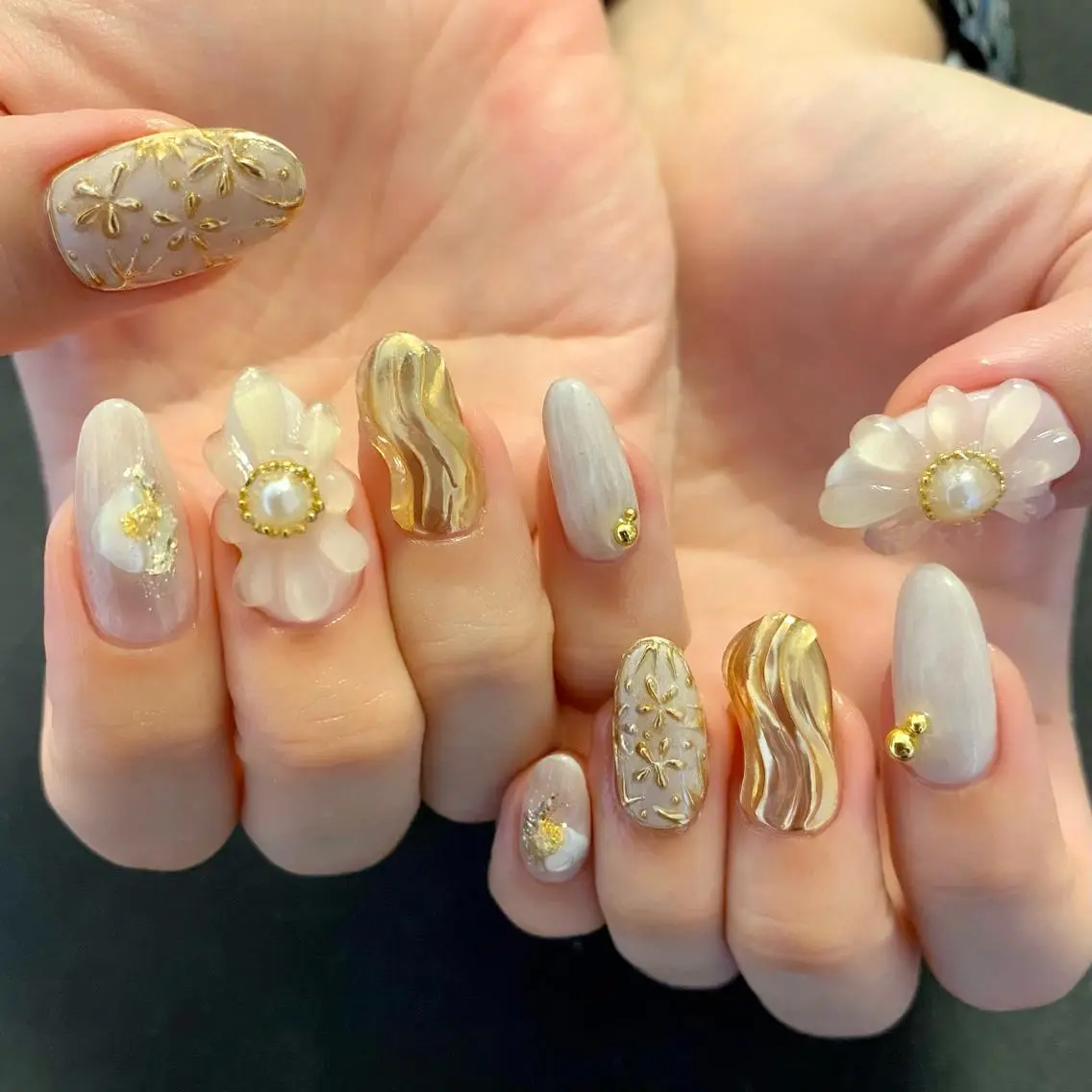ネイル アートネイル フラワーネイル ミラーネイル 持ち込み ぷっくりネイル nail*157 .のネイルデザイン