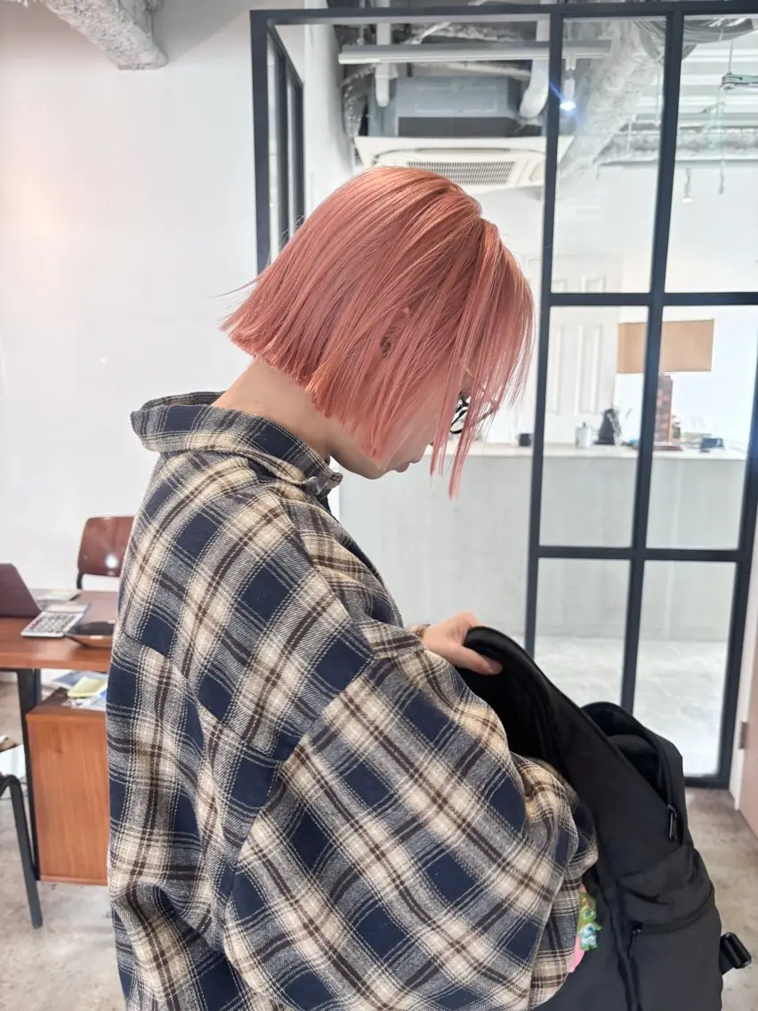 ショート カラー ベージュカラー ピンクカラー ピンクベージュ ボブ カット ヘアカラー Takuma Suzuki中目黒のヘアスタイル