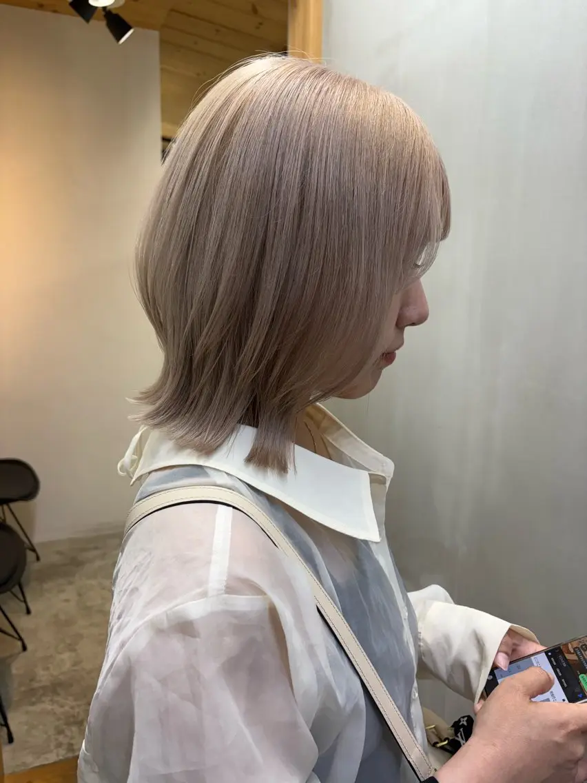 ミディアム カラー ヘアカラー ダブルカラー/寒色 カラー/リリカ🦕のヘアスタイル