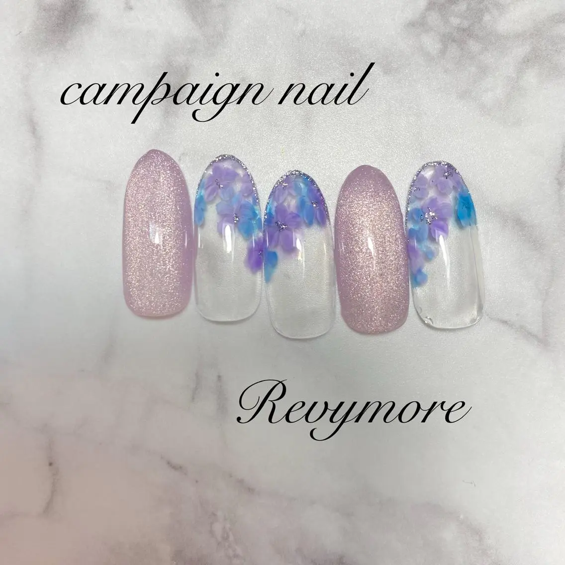 ミディアム ネイル 韓国風ヘア ジェルネイル キラキラネイル 韓国ネイル ニュアンスネイル nail salon Revymoreのネイルデザイン