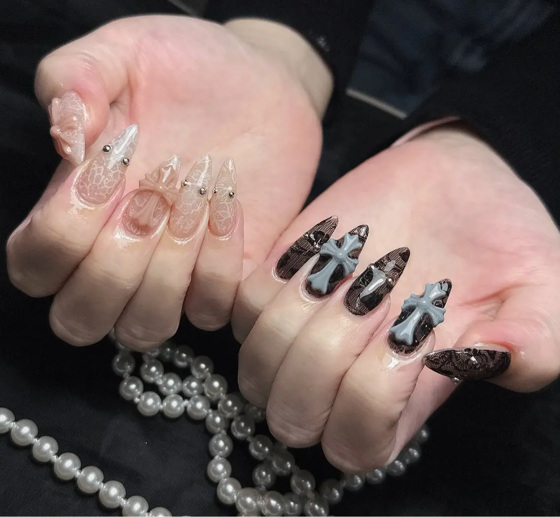 ネイル キラキラネイル マグネットネイル ぷっくりネイル 春ネイル ワンホンネイル ハンドネイル Lyna 池袋 ロングネイルのネイルデザイン