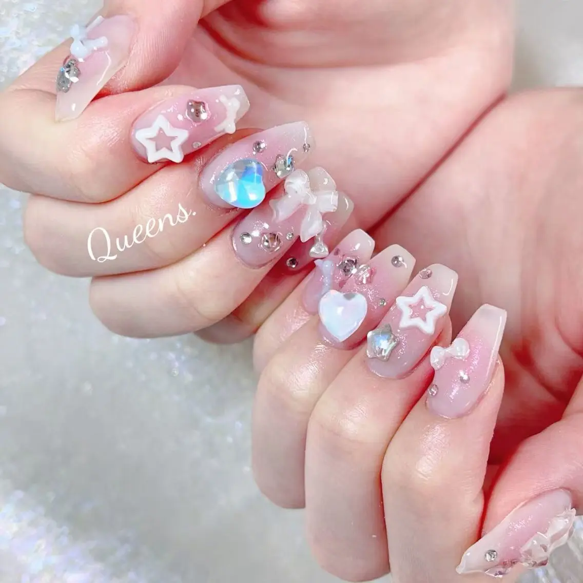 ネイル ハンドネイル Queens テイのネイルデザイン
