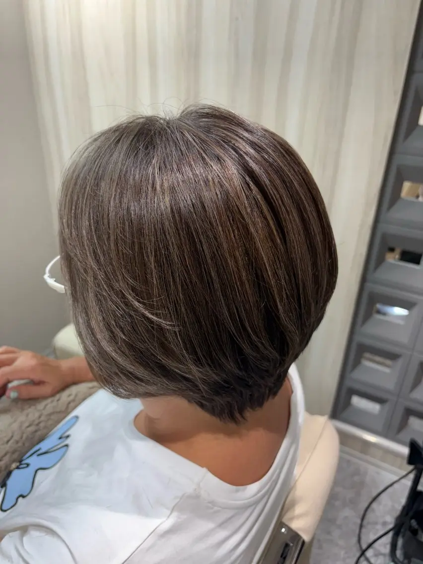 ショート ハイライト Natsumi🤍 横浜のヘアスタイル