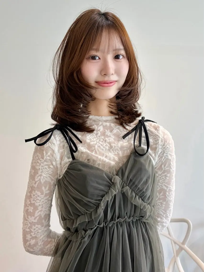 ミディアム レイヤーカット カット レイヤーカット Fev Yuhokoのヘアスタイル