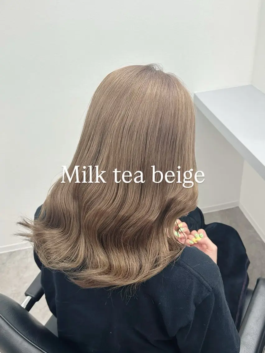 セミロング カラー ベージュカラー ブリーチ 透明感カラー ミルクティーベージュ 佐藤功真/ ブリーチなしカラーのヘアスタイル