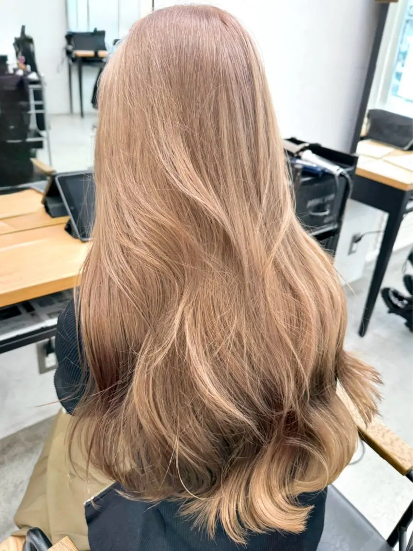 ロング カラー ロングレイヤー 顔まわりレイヤー 顔周りカット ハッシュカット レイヤーカット ブリーチダブルカラー ハイライト/山本喜熙のヘアスタイル