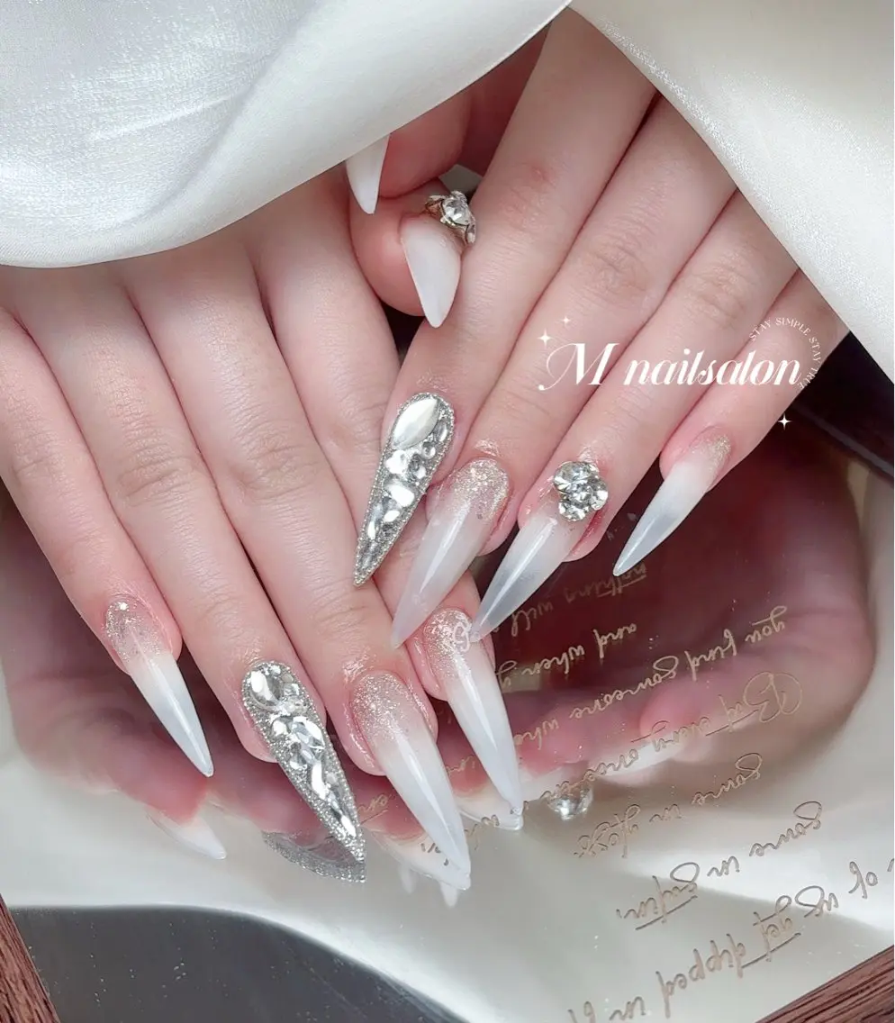 ネイル ハンドネイル M🌷nail 長さだし専門店のネイルデザイン