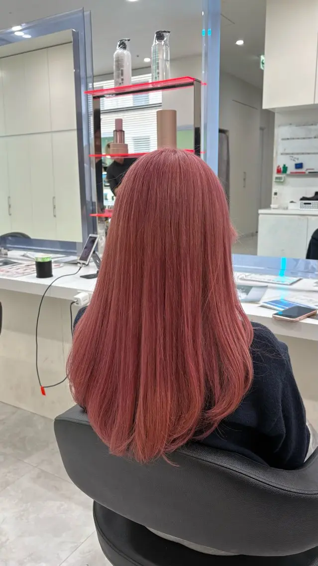 ロング 暖色系ハイトーン♡ mioriのヘアスタイル