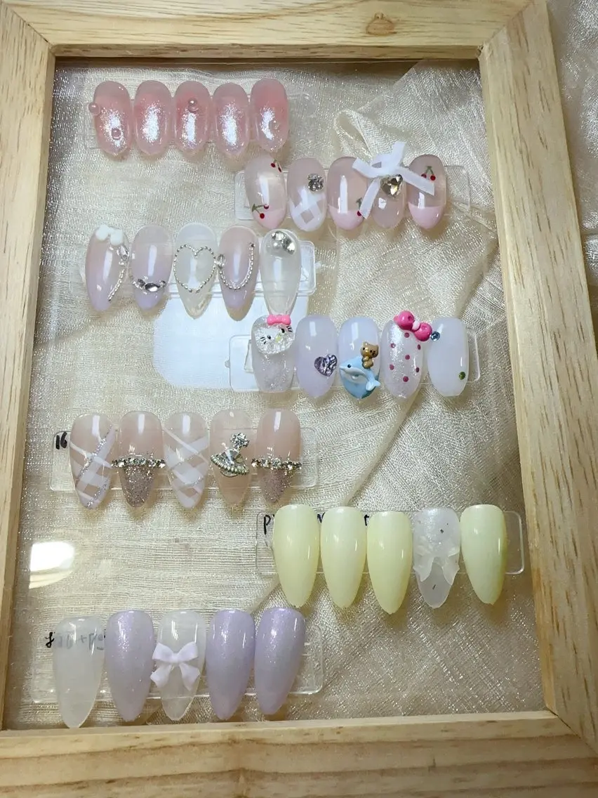 ネイル ハンドネイル NAIL CIRCLESのネイルデザイン