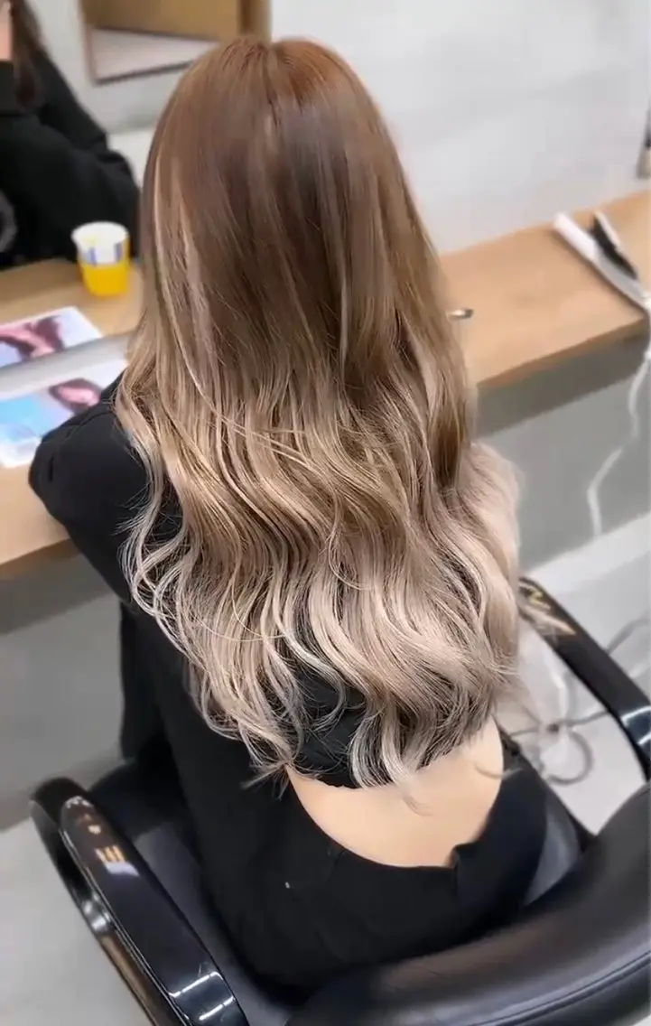 ロング カット 縮毛矯正 トリートメント マヌチジャミレ/カラ ー/カット/ブリーチのヘアスタイル