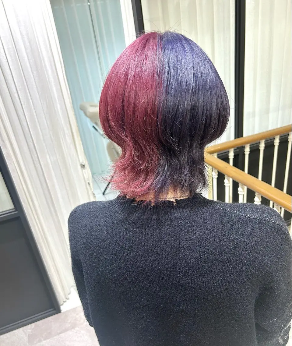 ミディアム パープルカラー 樋富 優香のヘアスタイル