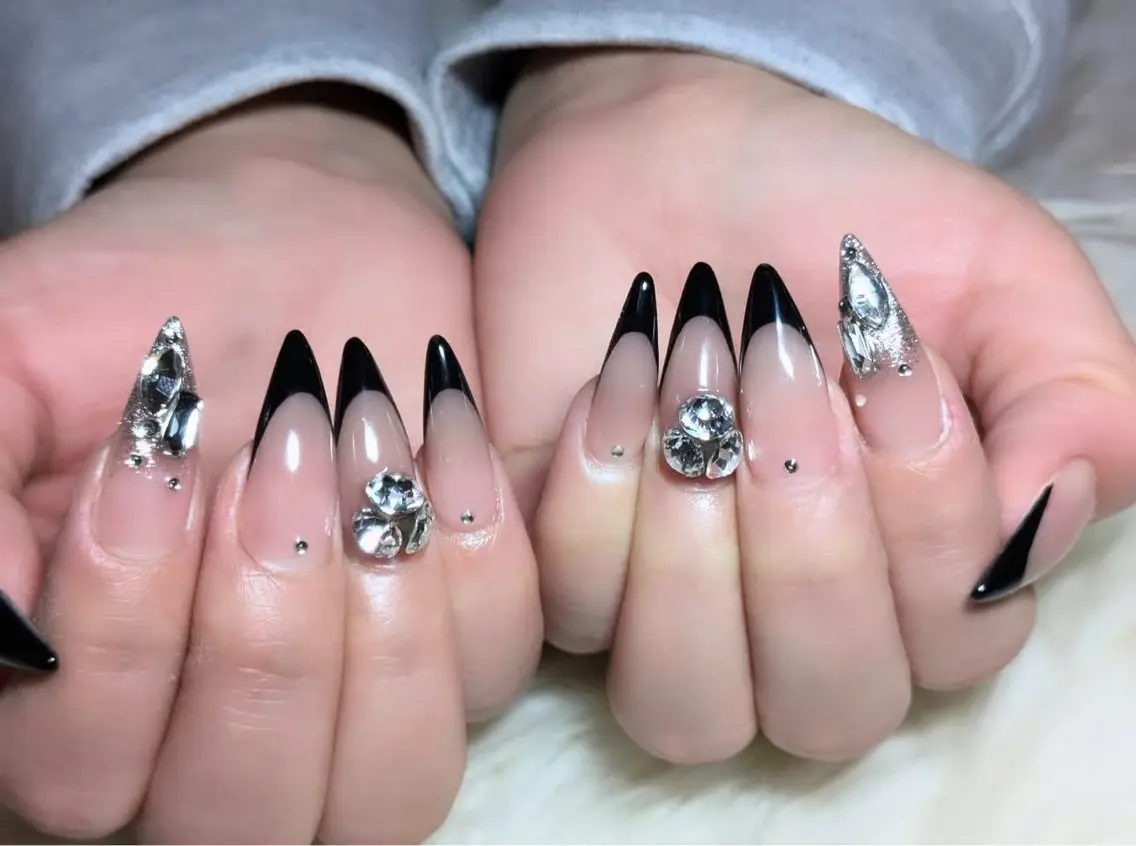 ネイル ジェルネイル 韓国ネイル マグネットネイル ネイルチップ 冬ネイル Lenie Nail Salonのネイルデザイン