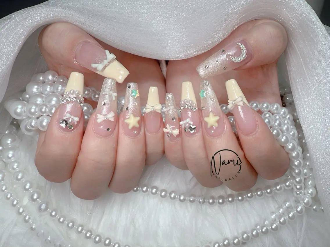 ネイル 長さ出し ガーリー 韓国ネイル ロングネイル 持ち込み ハンドネイル Nami nail salonのネイルデザイン