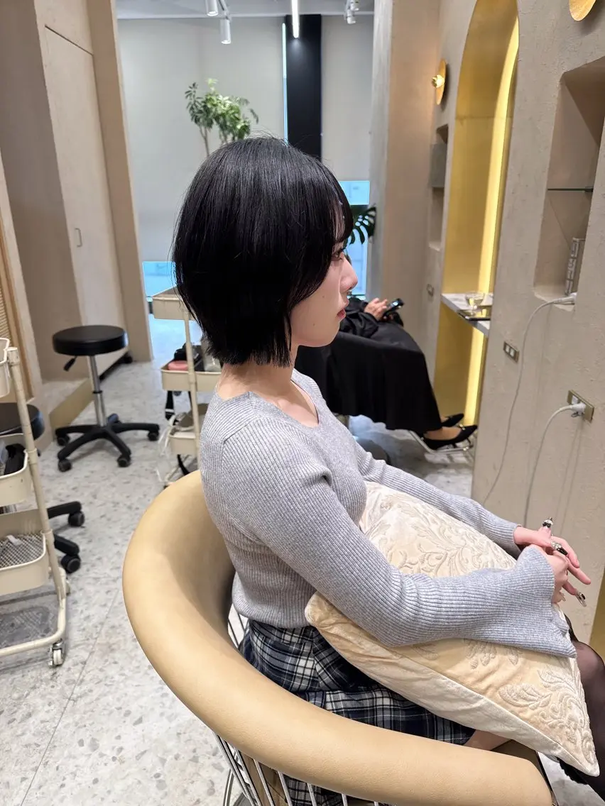 ショート カラー カット ヘアカラー トリートメント レイヤーカット/髪質 改善/矯正🤍吉田のヘアスタイル