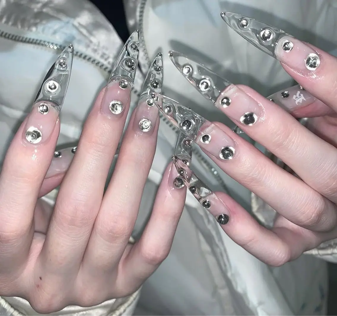 ネイル フレンチネイル ジェルネイル ガラスフレンチ ハロウィン ハート H.baby Nail Salonのネイルデザイン