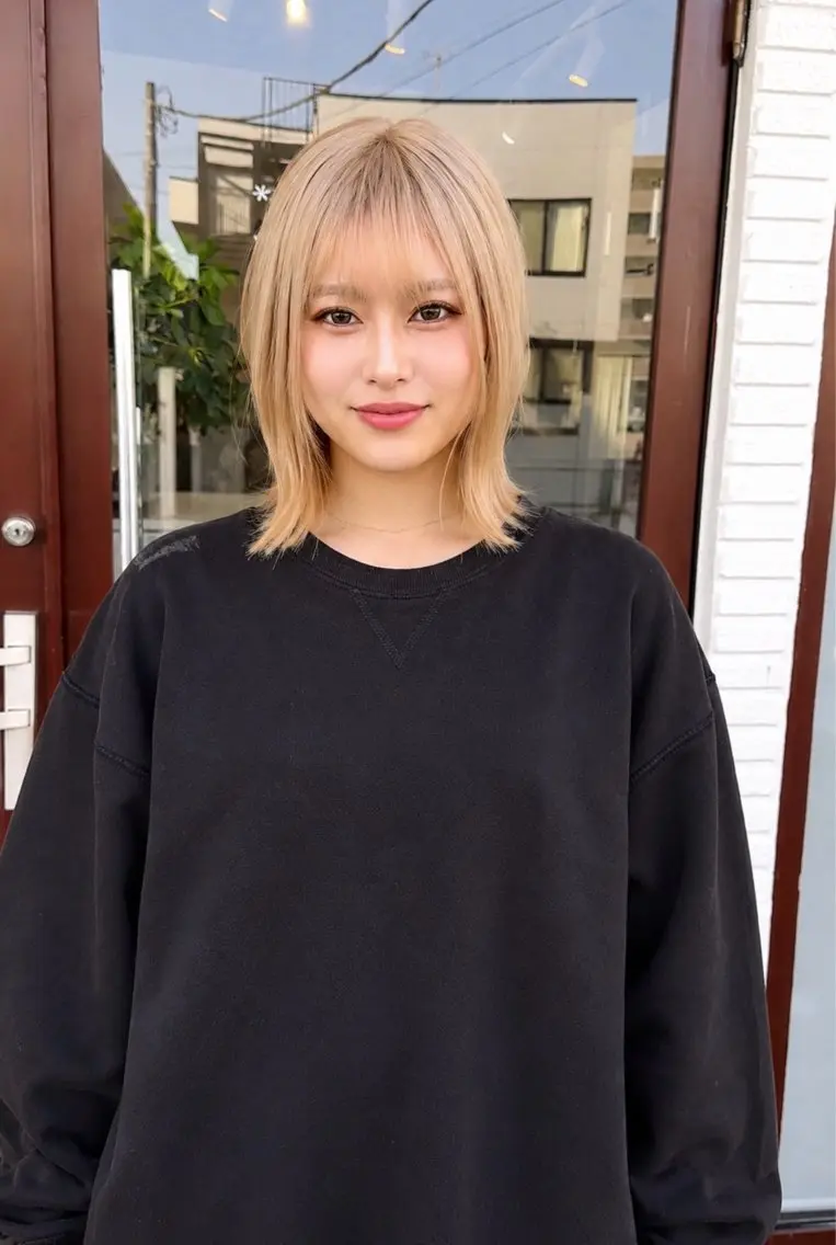 セミロング くびれヘア 顔まわりレイヤー 顔周りカット ハッシュカット 髪質改善 似合わせレイヤー 手塚亮汰のヘアスタイル