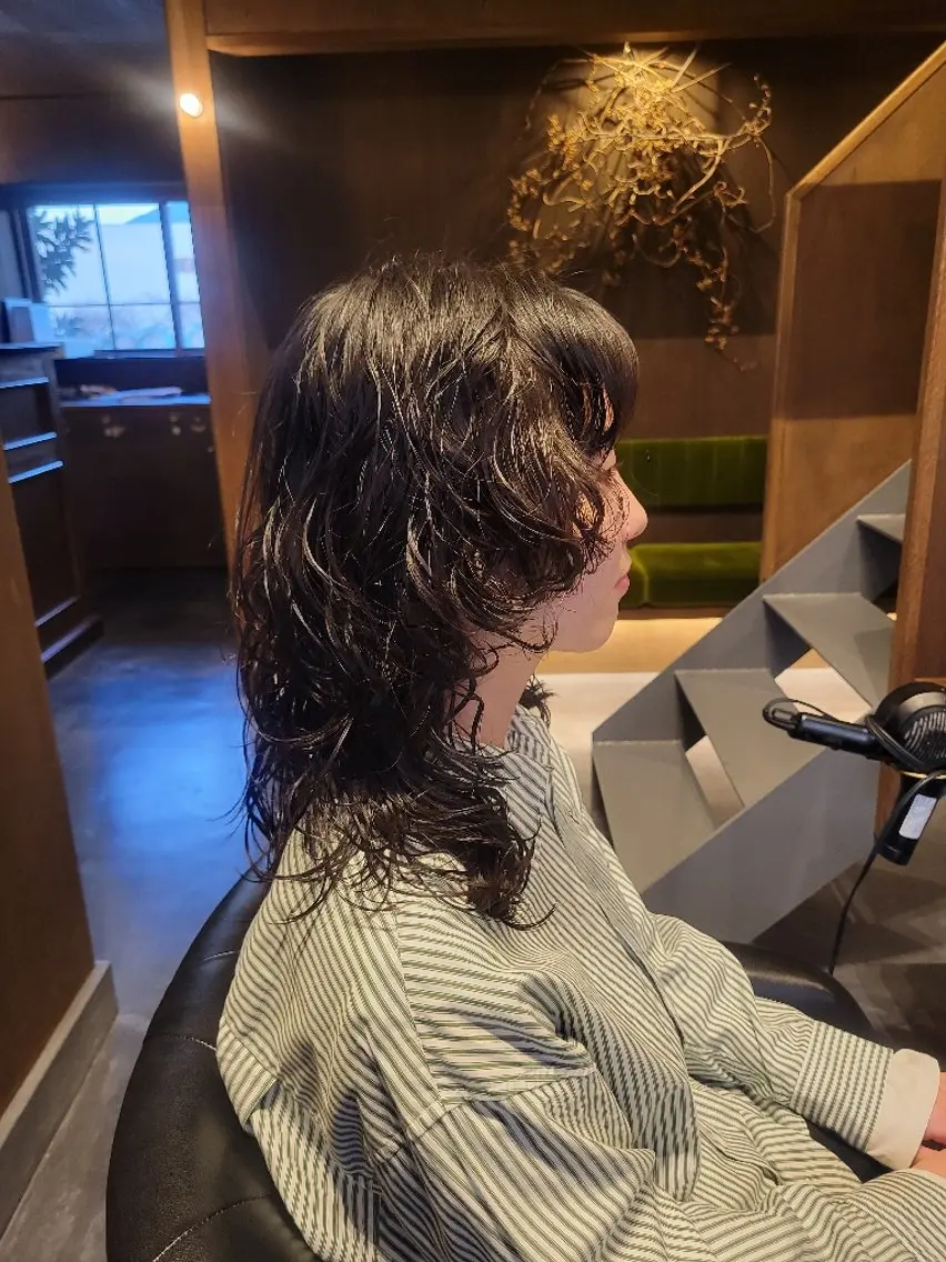 セミロング セミロングパーマ レイヤーカット ウルフカット ウルフレイヤー KAYAMI/透明感 カラー/Aujua✨のヘアスタイル