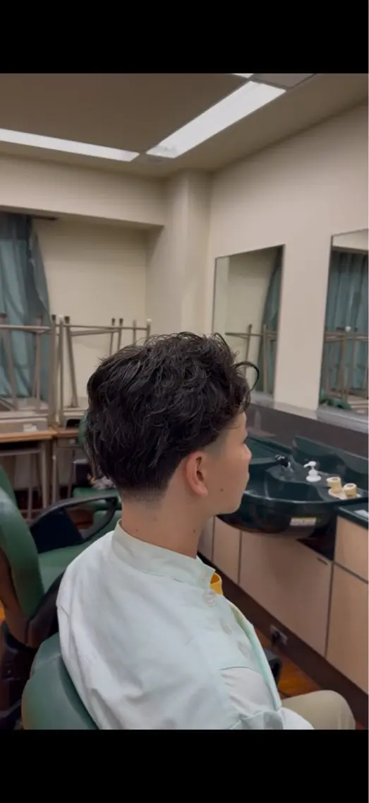 パーマ メンズ フェードカット メンズパーマ 浅倉 迅佑のヘアスタイル