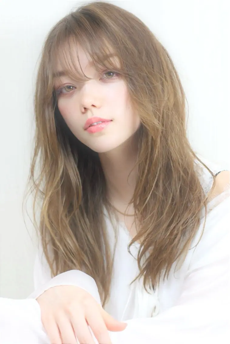 セミロング ハイライト 髪質改善 レイヤーカット 縮毛矯正 トリートメント 山村 伸一のヘアスタイル
