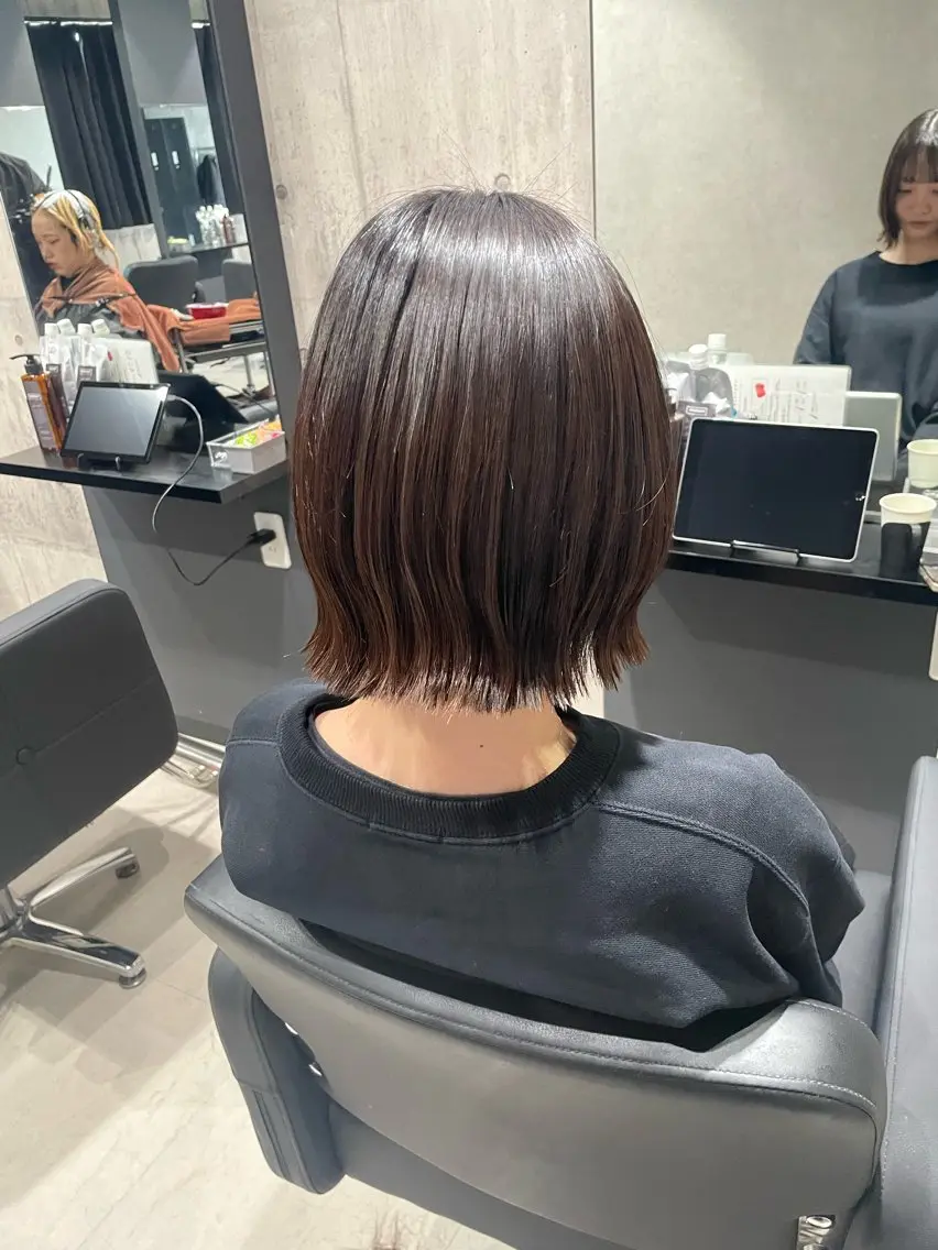 ショート 切りっぱなしボブ ボブ 酸性ストレート 縮毛矯正 _WHITE 佐伯 碧のヘアスタイル