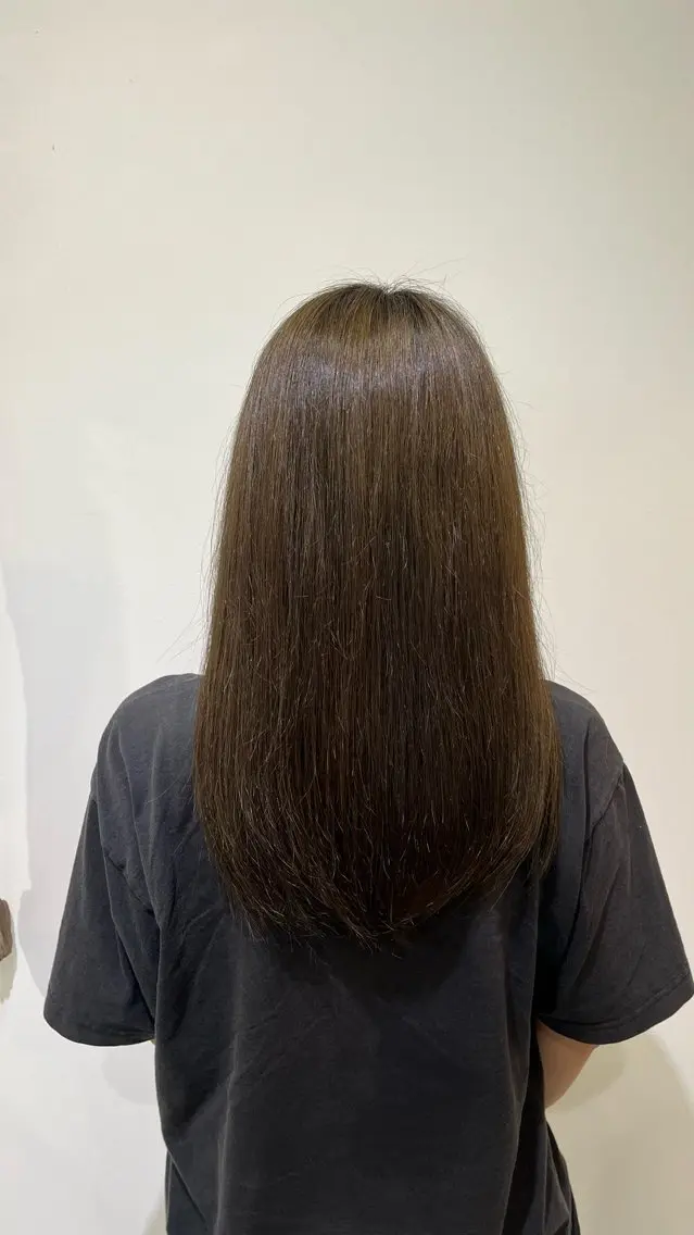 ミディアム カラー アッシュ ブリーチ arte鈴木 ひなののヘアスタイル