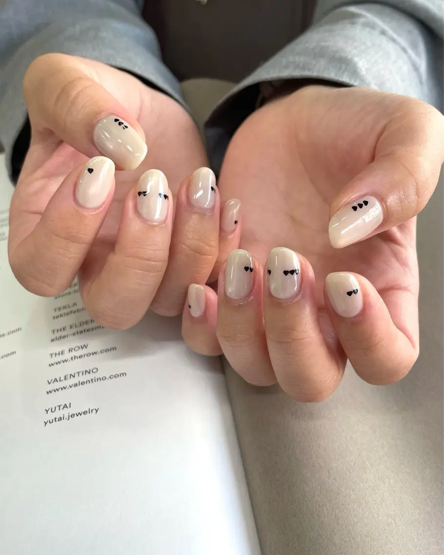 ネイル アートネイル ホワイト nailsalon amity🌿池田のネイルデザイン
