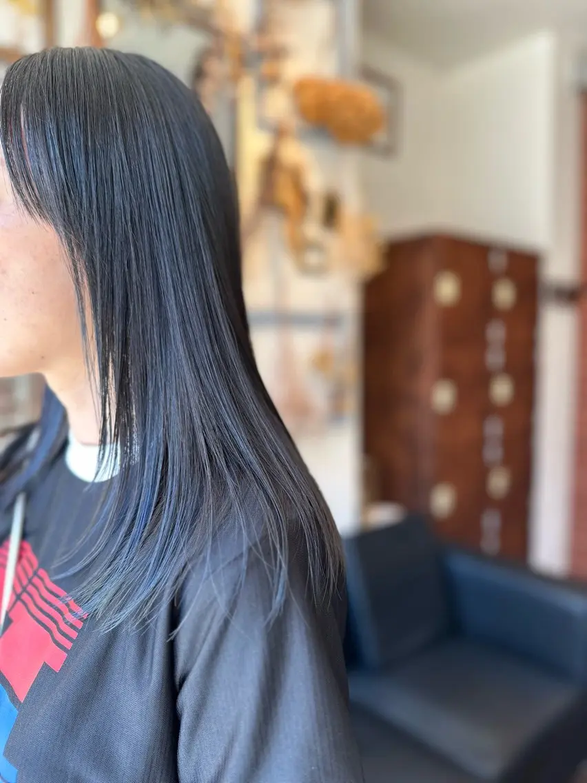セミロング カラー ブルーカラー インナーカラー ヘアカラー 💜推しインナー カラー/菊池柊真💜のヘアスタイル