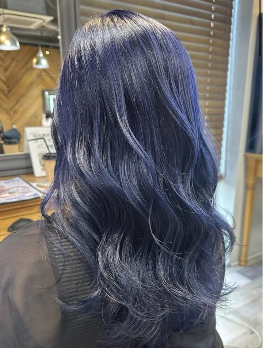 セミロング カラー ブリーチ ブルーカラー ネイビーカラー カット ヘアカラー トリートメント 和田 直也のヘアスタイル