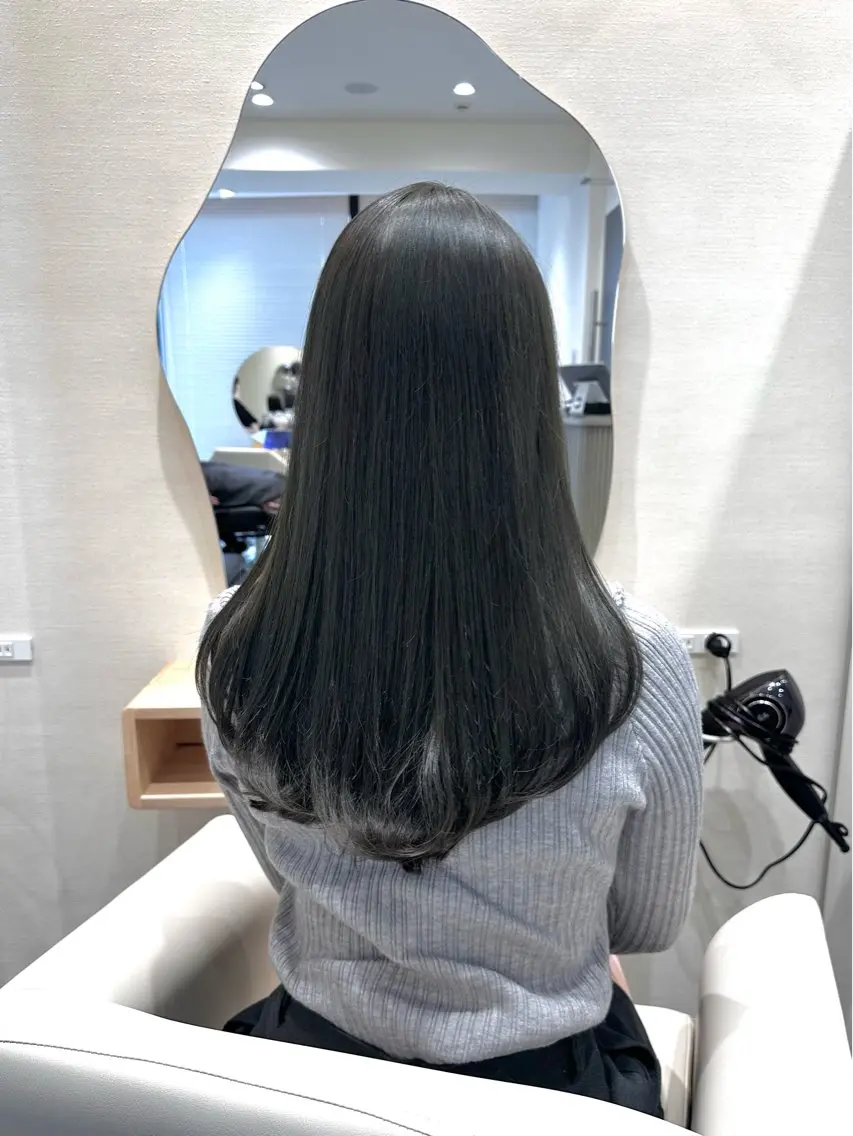 ロング カラー ブリーチ グレージュ ブリーチなしカラー オリーブグレージュ オリーブグレー カット ヘアカラー トリートメント 矢野 晃平のヘアスタイル