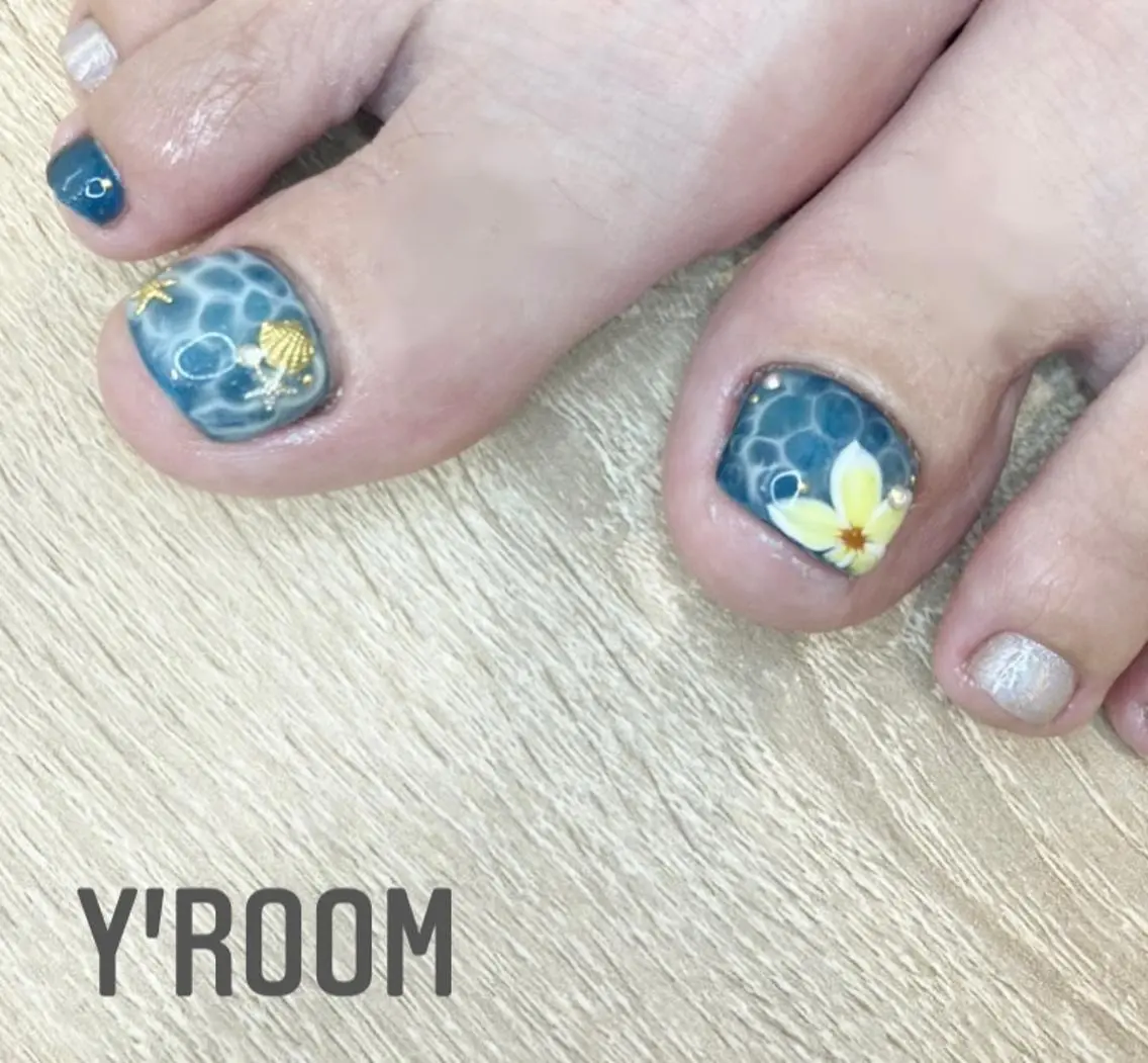 ネイル オーロラネイル フラッシュネイル ジェルネイル マグネットネイル ニュアンスネイル YUKA （ネイリスト）のネイルデザイン